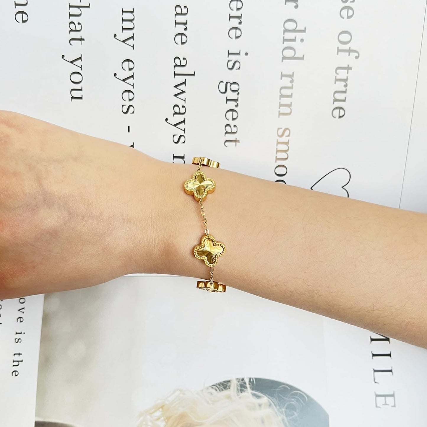 Manufacturer 18K Gold Plated Clover Bracelet Dupes Gold Lucky Bracelet for Women Flower Four Leaf Bracelets Danity Jewelry Gifts for Women bracelets