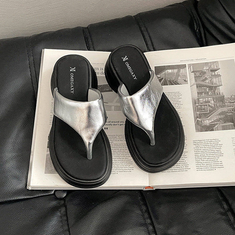 Internet celebrity thick-soled flip-flops women's spring and summer new French heightening non-slip cool slippers tide