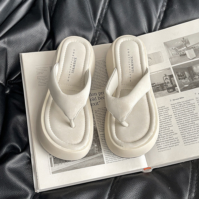 Fashion Internet celebrity popular thick-soled flip-flops women's summer wear new versatile casual soft-soled cool slippers