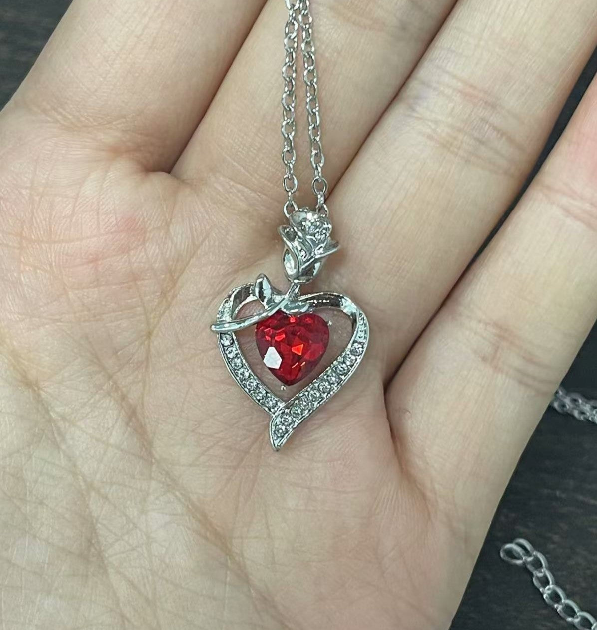 European and American fashion rose women's love-type diamond-encrusted pendant necklace Mother's Day gift jewelry