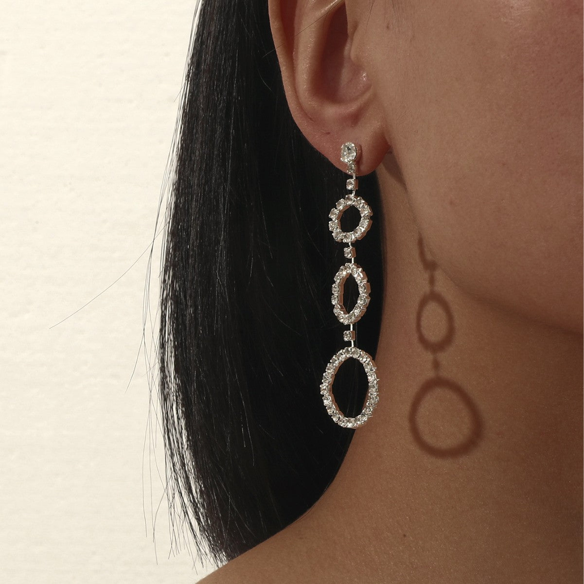Machika high-end super flash full diamond long fringed earrings women's fashion temperament rhinestone ear jewelry earrings