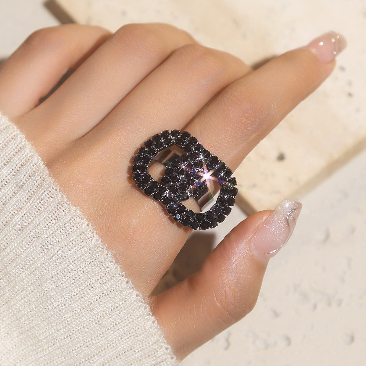Europe, America, high-end shiny rhinestone rings women, geometric design square crystal ring ring ring