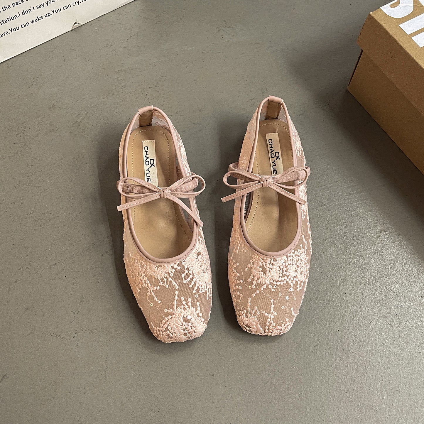Gentle fairy wind Mary Jane shoes spring and summer French elegant hollow lace single beanie shoes shallow mouth inner height increase evening shoes