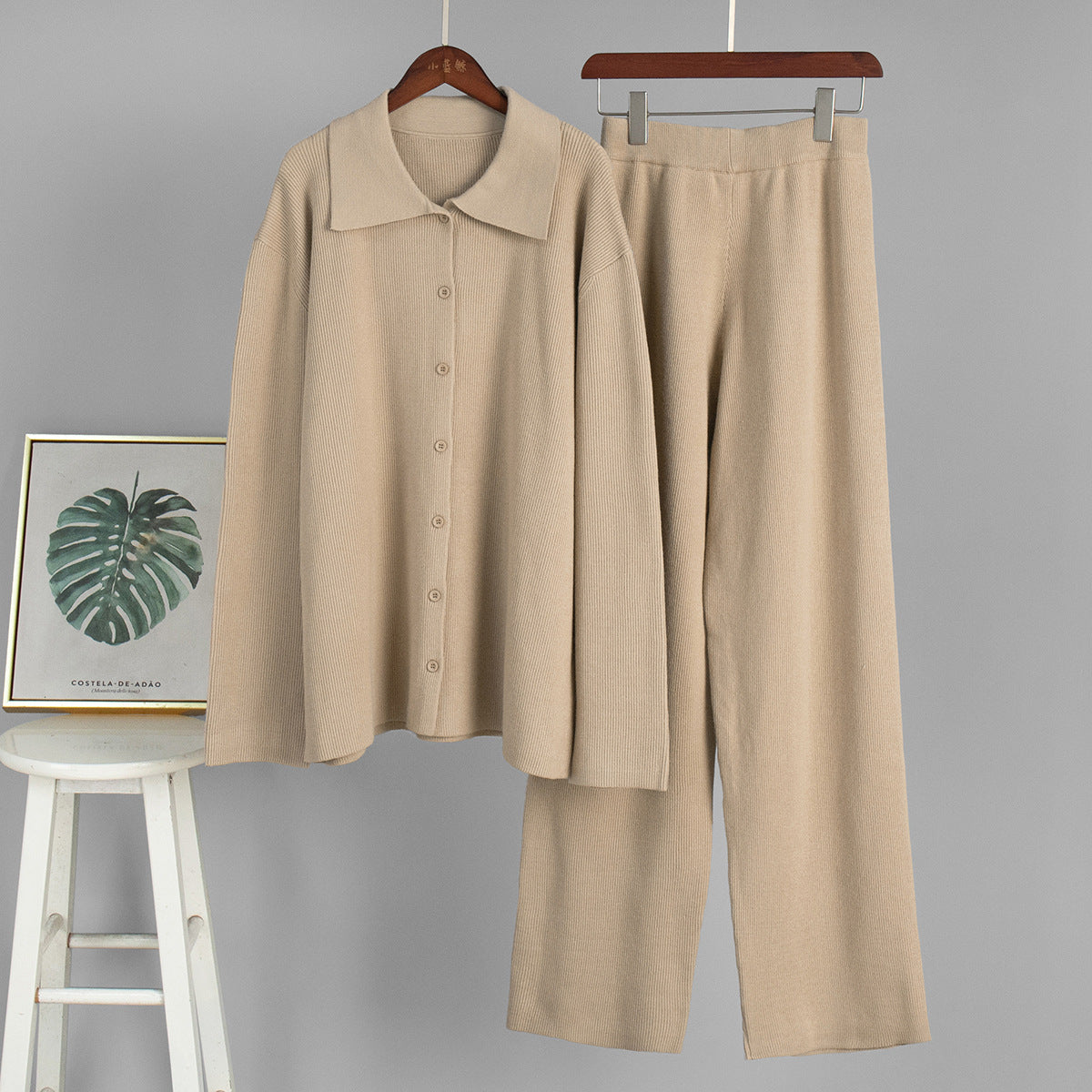 Lapel long-sleeved knitted set, European, American autumn and winter new temperament loose commuting pit strip sweater set suits