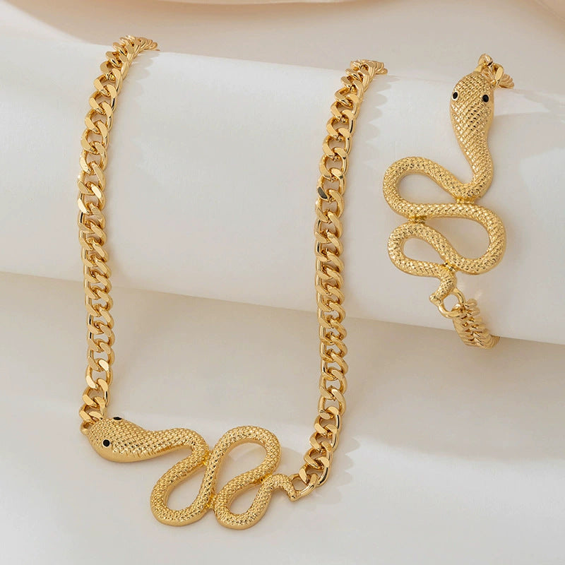 European and American jewelry suit personality exaggerated bending winding snake fashion creative trend versatile collarbone chain necklace
