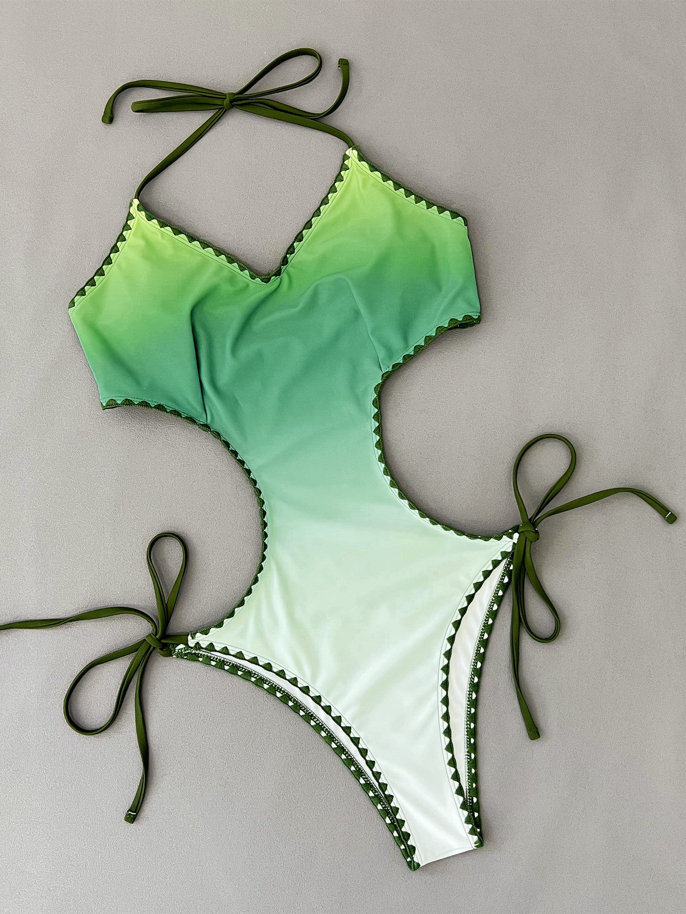 foreign trade one-piece swimsuits women's European and American V-neck gradual change one-piece bikini