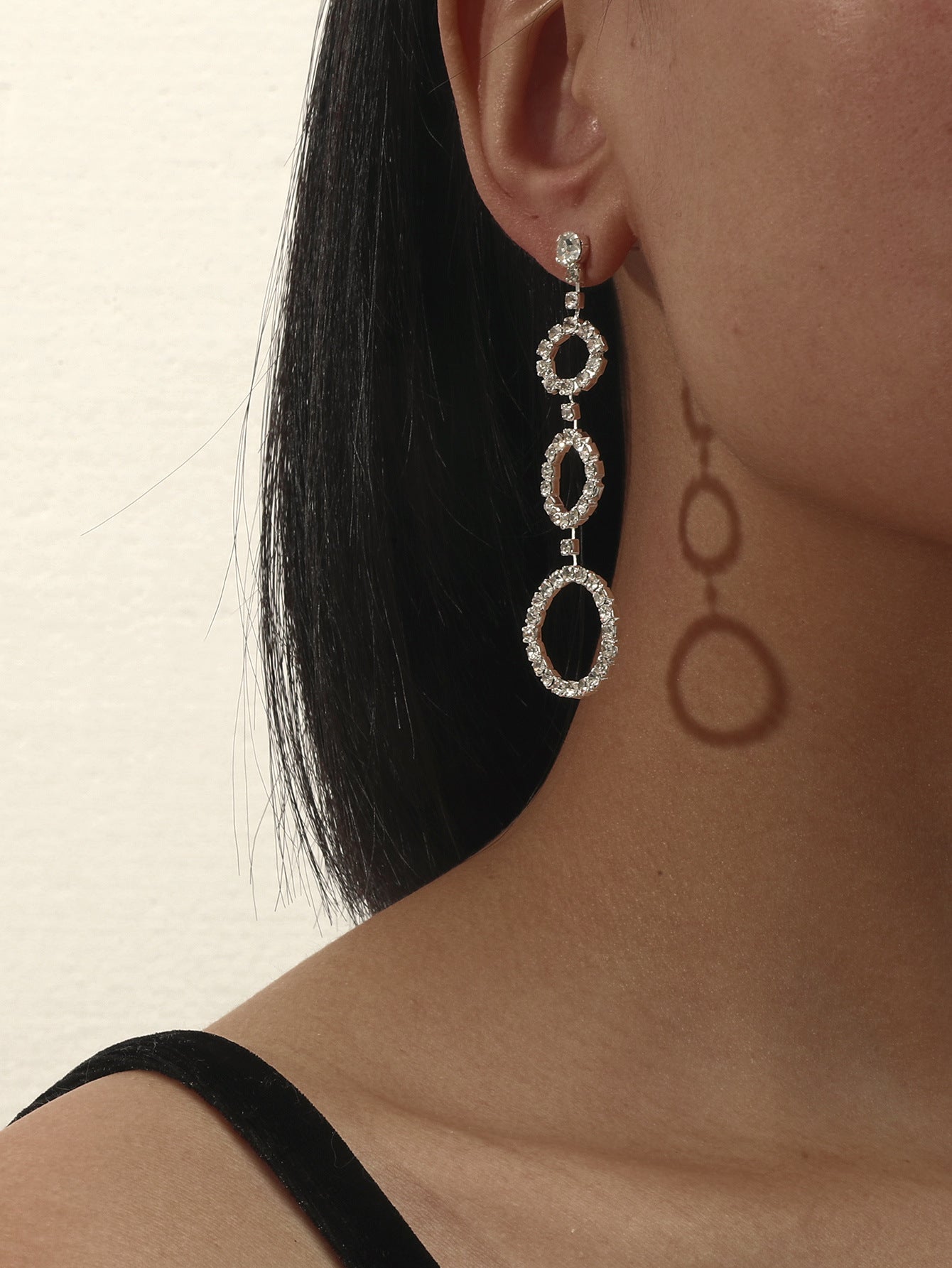 Machika high-end super flash full diamond long fringed earrings women's fashion temperament rhinestone ear jewelry earrings