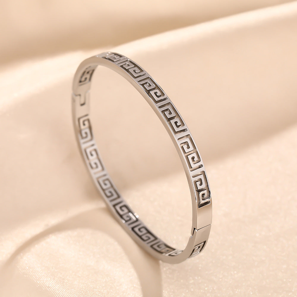 Great Wall pattern, titanium steel bracelet, female retro court style ins niche design, light luxury, high-end design, new jewelry