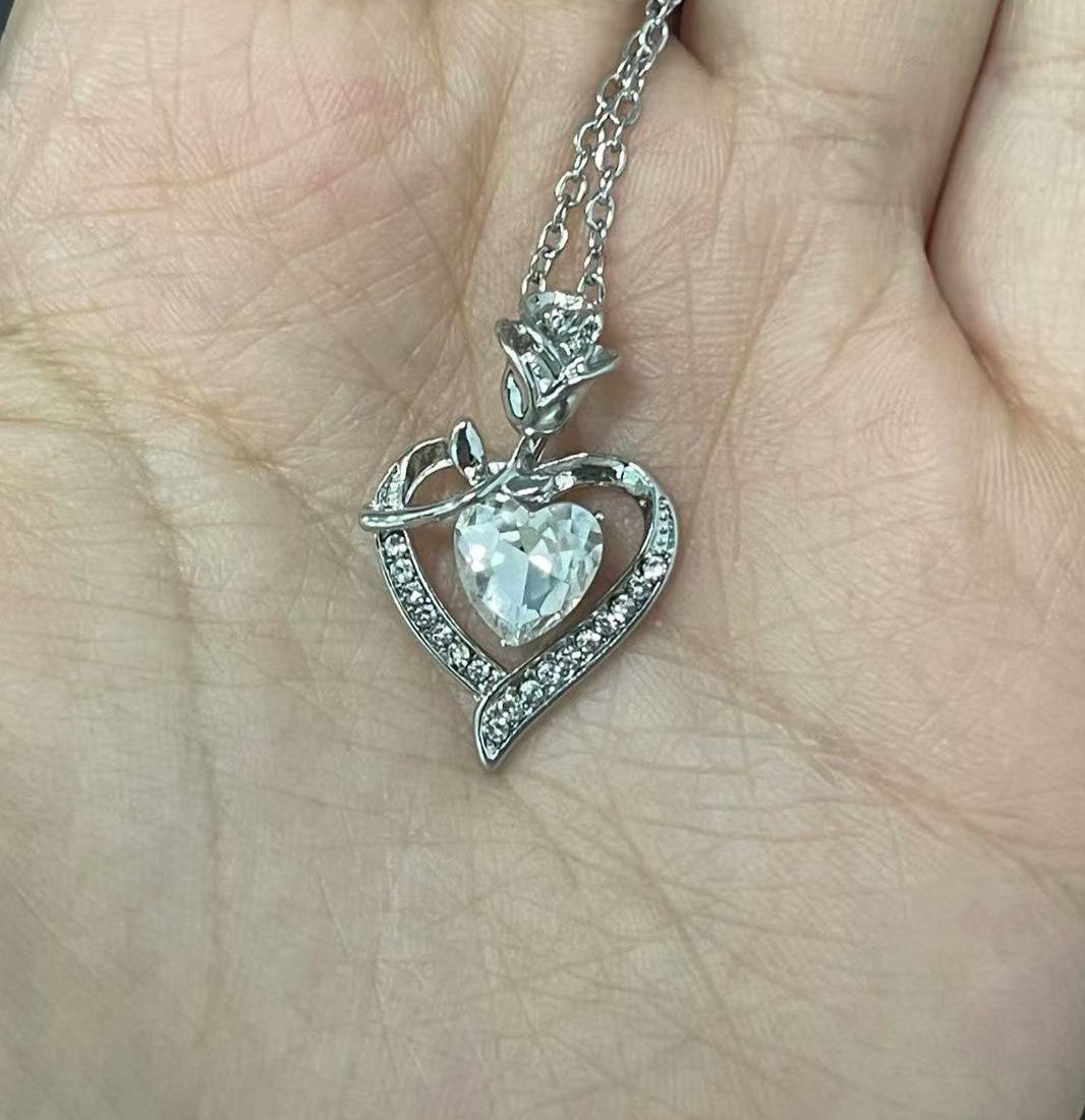 European and American fashion rose women's love-type diamond-encrusted pendant necklace Mother's Day gift jewelry