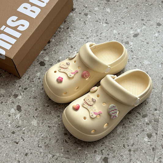 Cute cartoon hole shoes women's summer new stepping on shit soft-soled sandals women's slippers summer wear beach shoes