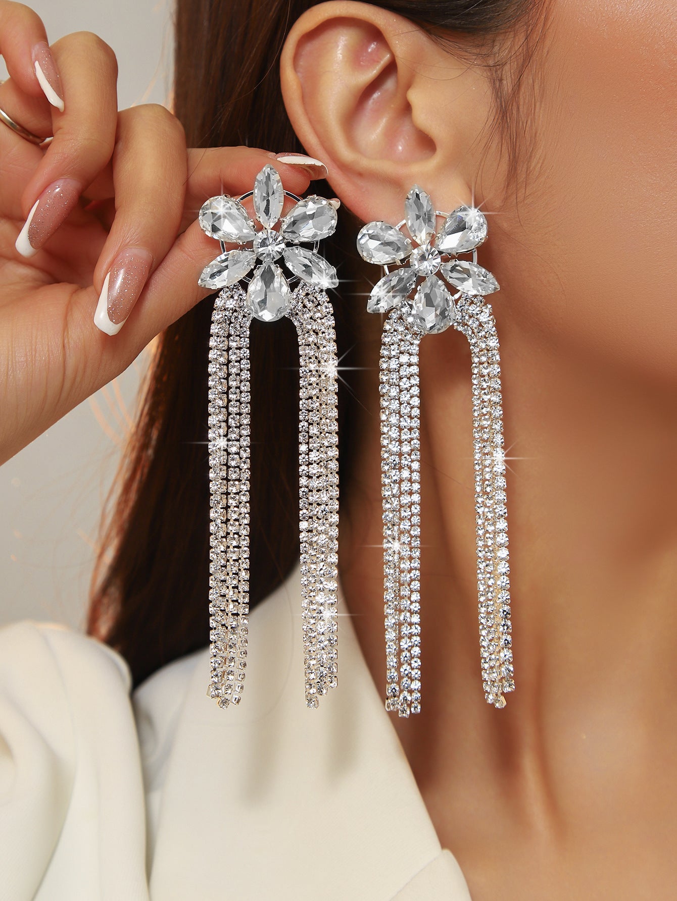European and American catwalk performances, high-end exaggerated rhinestone long fringed earrings, flash diamond stud earrings, earrings, women's earrings