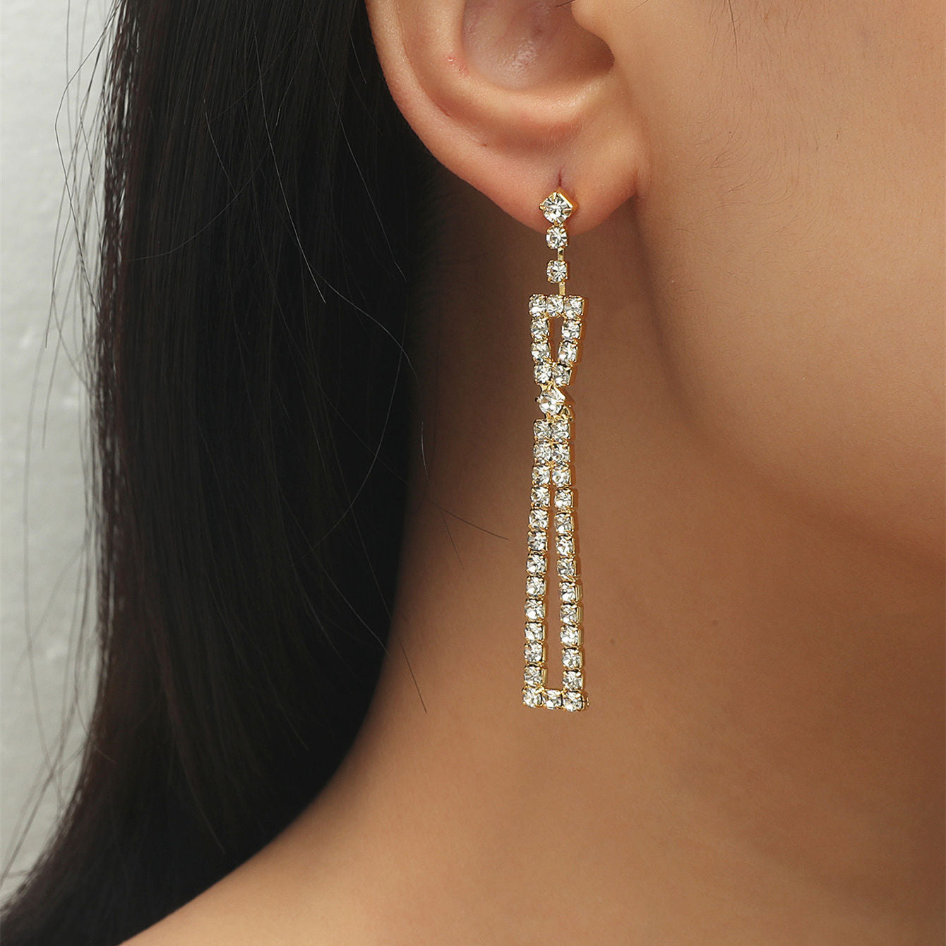 Machika high-end super flash full diamond long fringed earrings women's fashion temperament rhinestone ear jewelry earrings