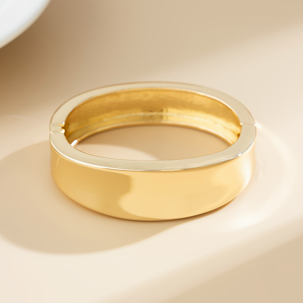 European and American jewelry, design sense exaggerated smooth surface high sense square notch irregular bracelet bracelet