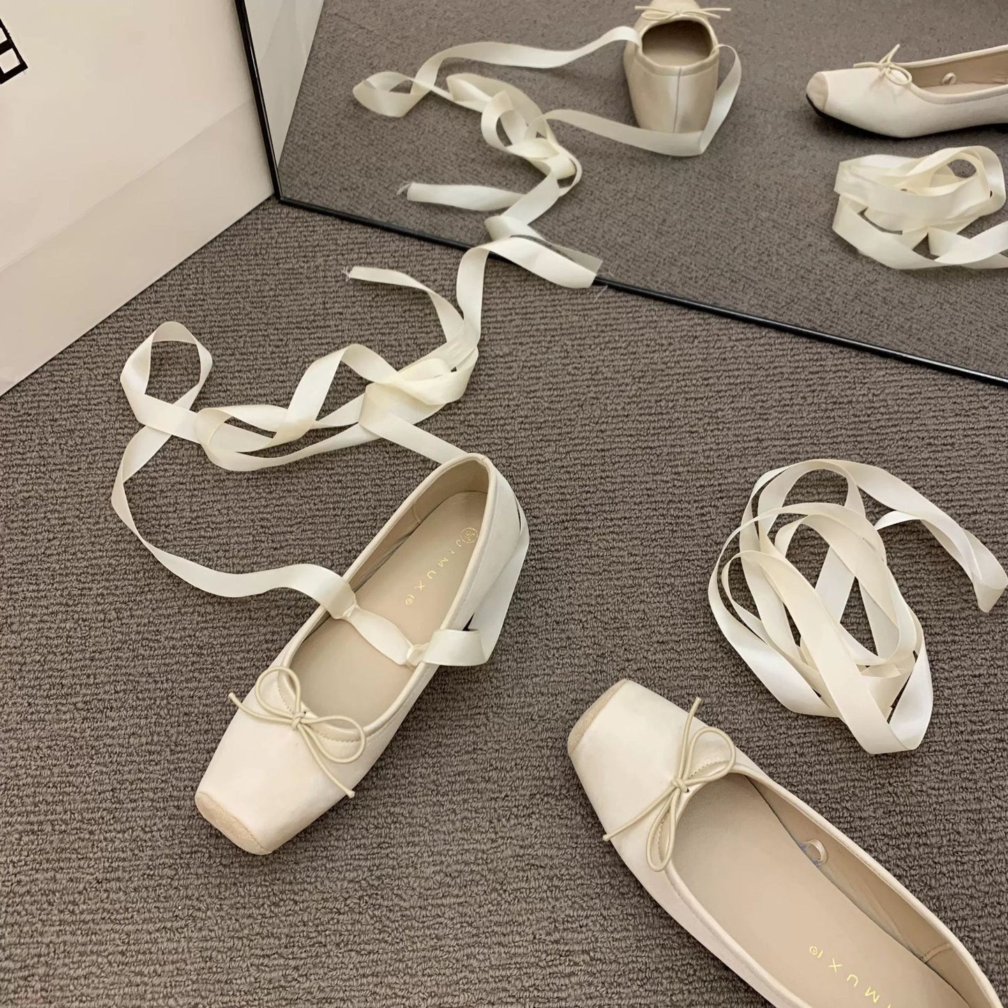 Ballet shoes single beanie shoes women's spring new flat temperament socialite wear square head Mary Jane shoes bridesmaid