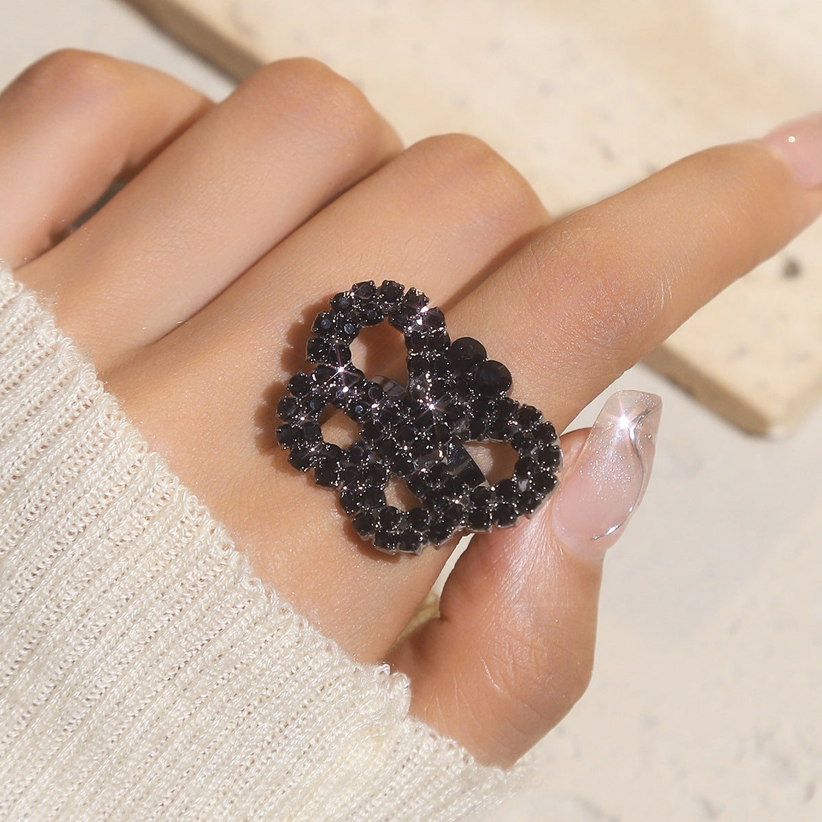 Europe, America, high-end shiny rhinestone rings women, geometric design square crystal ring ring ring