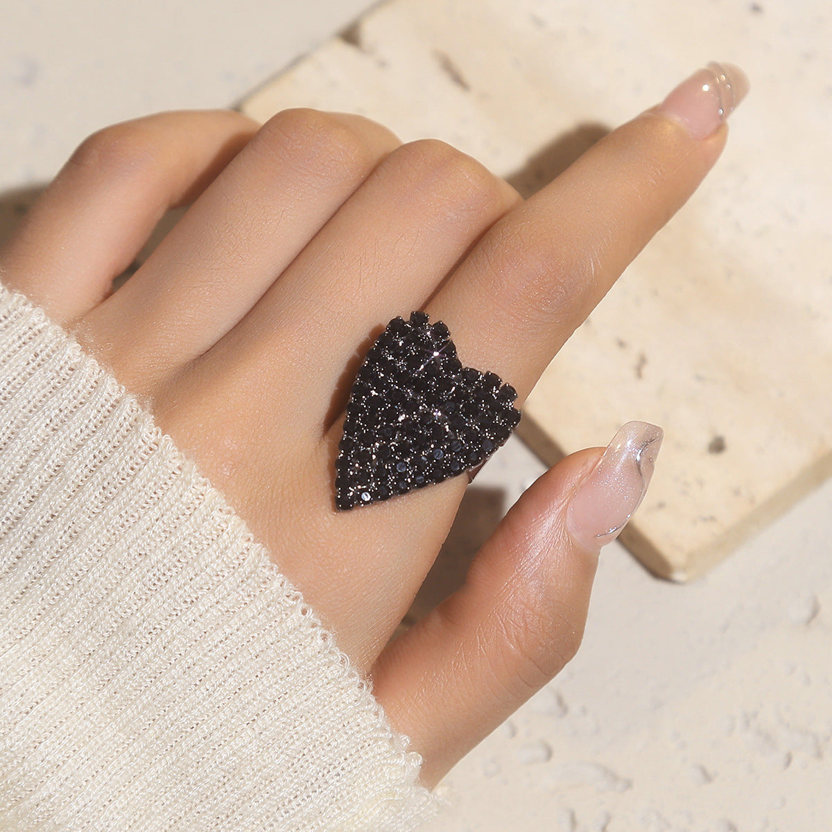 Europe, America, high-end shiny rhinestone rings women, geometric design square crystal ring ring ring