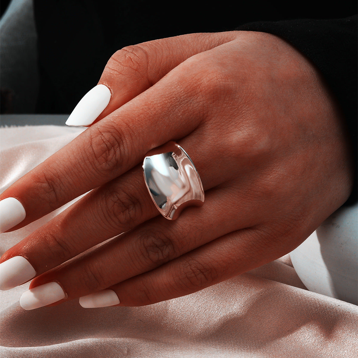 European and American exaggerated arc concave rings female high sense cold wind geometric U-shaped glossy ring open ring