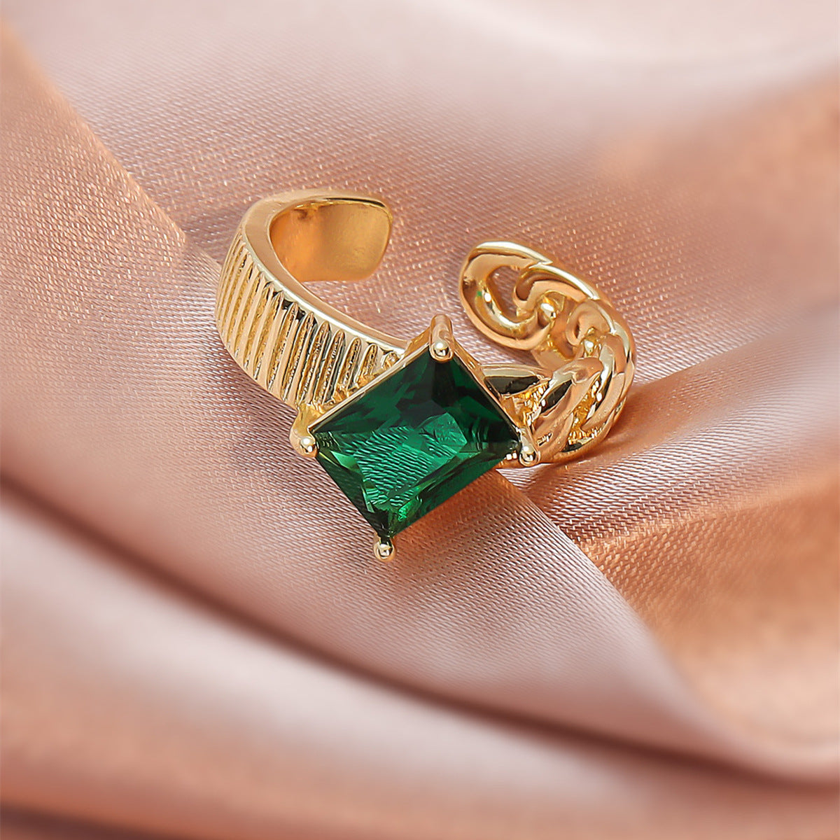 Exaggerated fashion geometric ring women, temperament light luxury opening adjustable rings jewelry