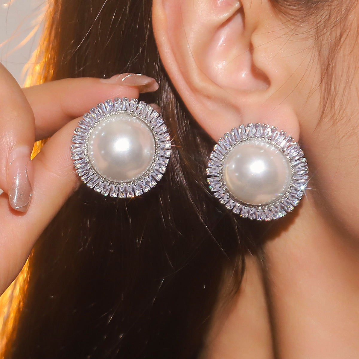 European and American style simple and versatile geometric round rhinestone pearl earrings women's temperament shiny zircon stud earrings ear jewelry