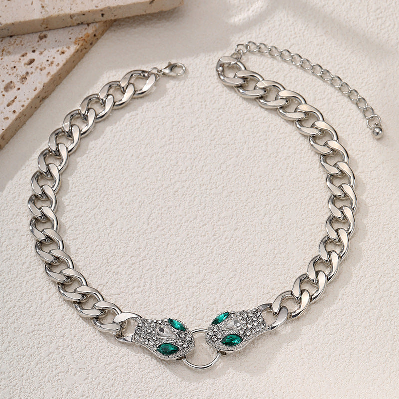 New European and American fashion women's necklaces, high-end accessories, snake head diamond-encrusted light luxury design, holiday party gifts