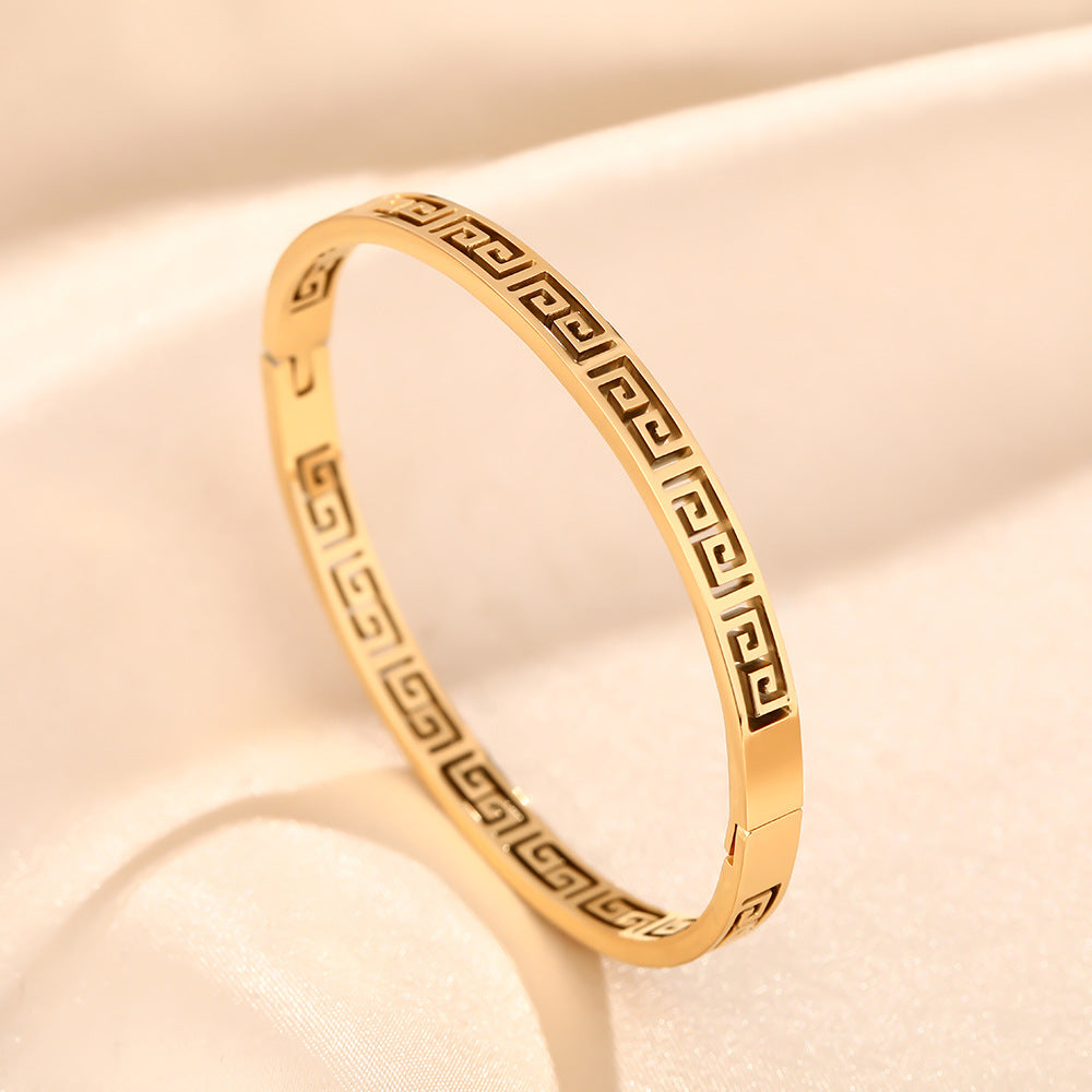 Great Wall pattern, titanium steel bracelet, female retro court style ins niche design, light luxury, high-end design, new jewelry