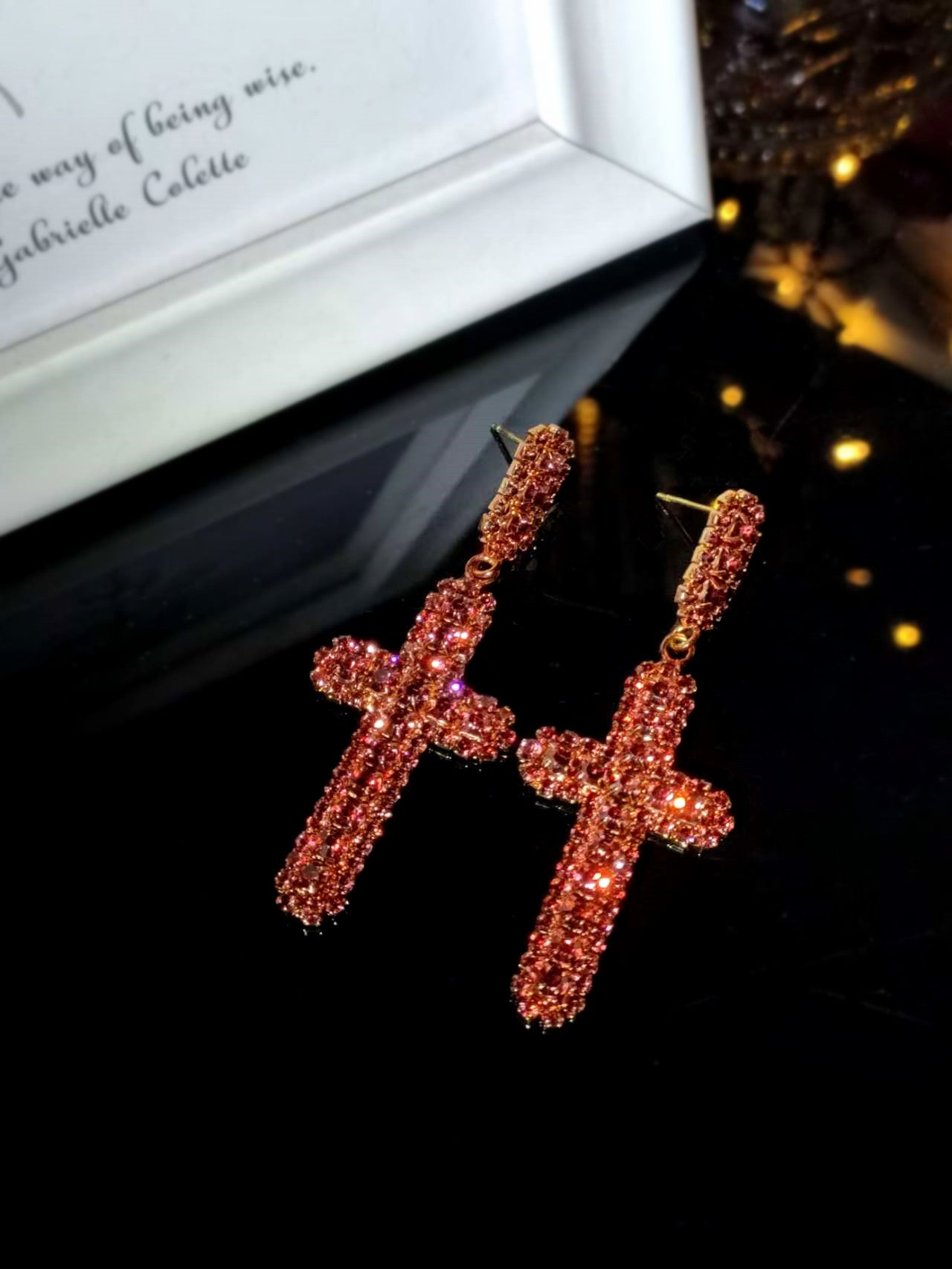 High-end shiny crystal cross earrings for women, temperament versatile stud earrings, copper earrings.