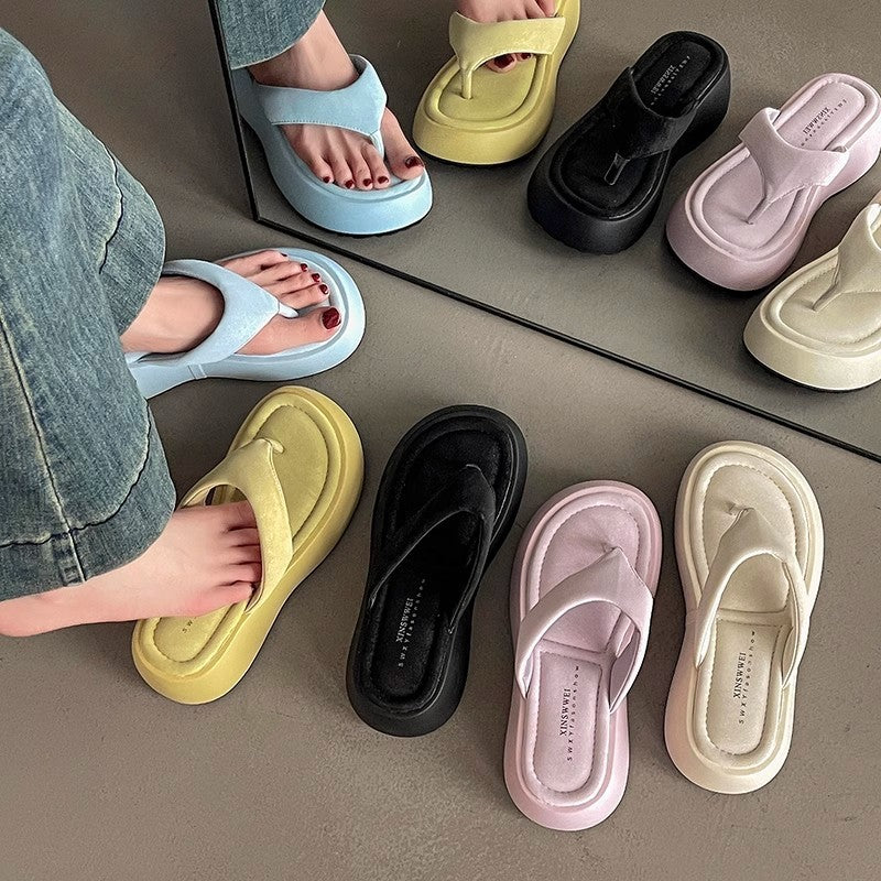 Fashion Internet celebrity popular thick-soled flip-flops women's summer wear new versatile casual soft-soled cool slippers