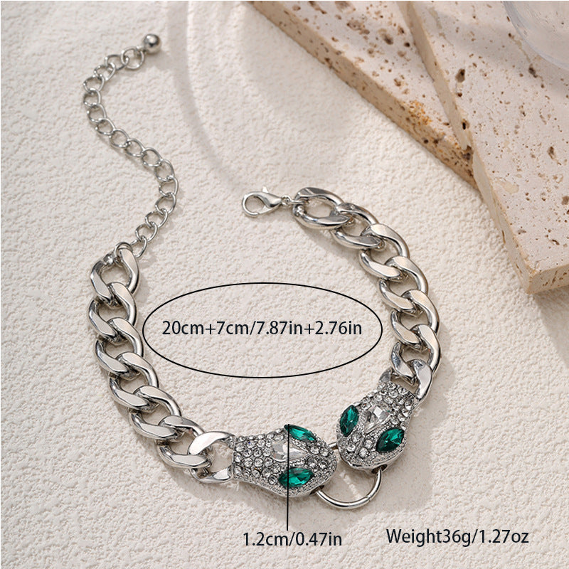 New European and American fashion women's necklaces, high-end accessories, snake head diamond-encrusted light luxury design, holiday party gifts