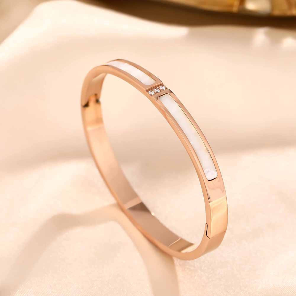 hot-selling temperament zirconium diamond fritillary surface titanium steel bracelet women's light luxury versatile rose gold non-fading bracelet