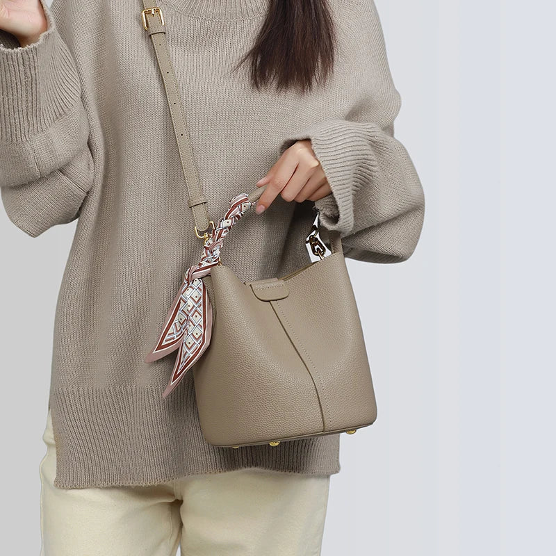 Women Wristlets Handbag Genuine Leather Small Crossbody Bag Bucket Bag Tide