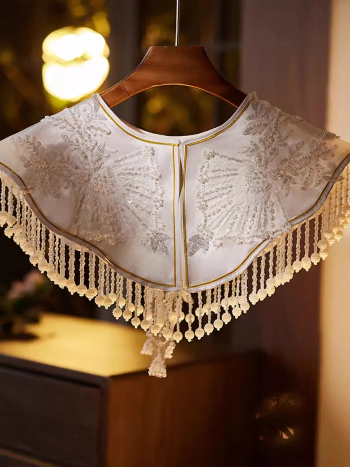 Women's Spring Summer Embroidery Luxury Beaded Tassel Pashmina Female Autumn Winter Chinese Vintage Lace White Shawl Cloak R910