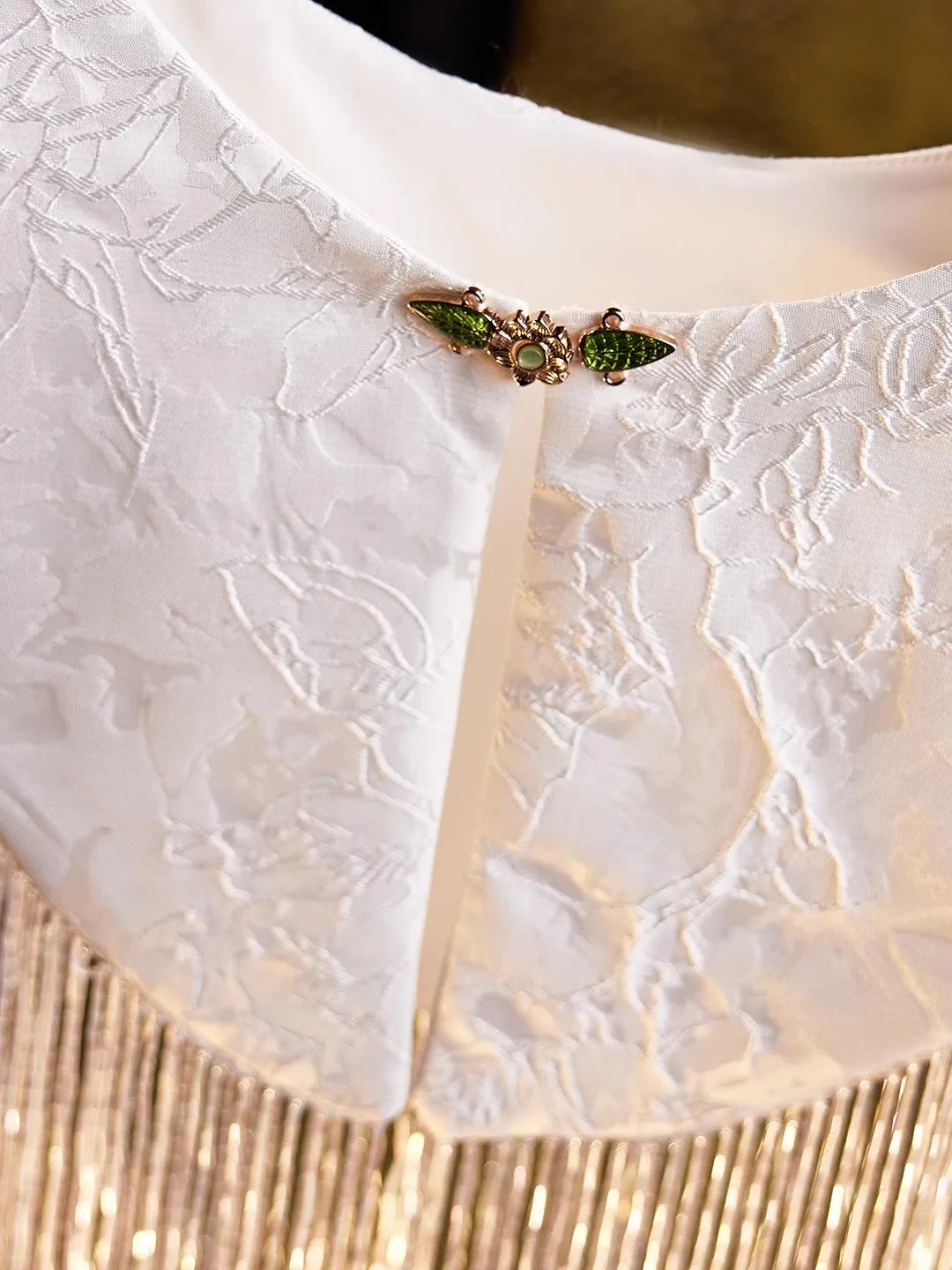 Women's Vintage Embroidery Jacquard White Tassel Pashmina Female Autumn Winter Chinese Style Show Shawl Cloak Collar scarf