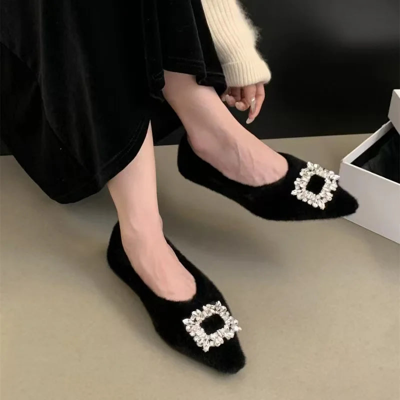 Manufacturer Winter Elegant Pointed and Plush Sexy Low Heel Casual Shoes Fashionable Hot Selling New Comfortable Plus Size Women's Shoes Pumps