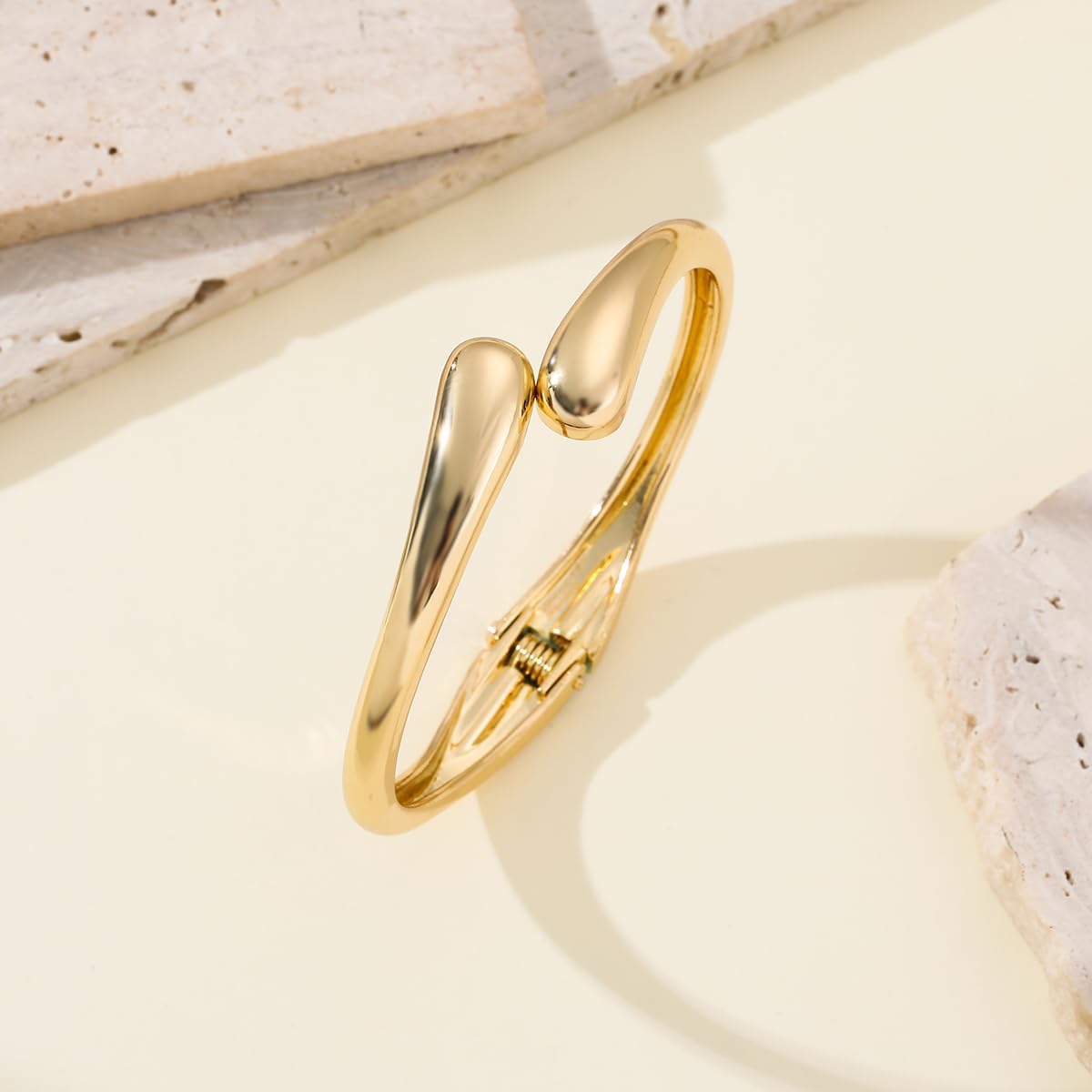Manufacturer  Chunky Gold Bangles Bracelets for Women Gold Cuff Bracelet Set Waterproof Non Tarnish Stack Bracelet for Women Gifts  bracelets