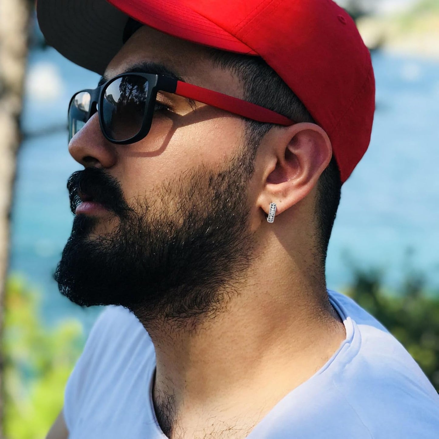 Manufacturer  Iced Out Hoop Huggie Earrings 14K Gold Cubic Zirconia Cute Small Round Hoop Huggie Cartilage Hypoallergenic Earrings For Women Men  earring