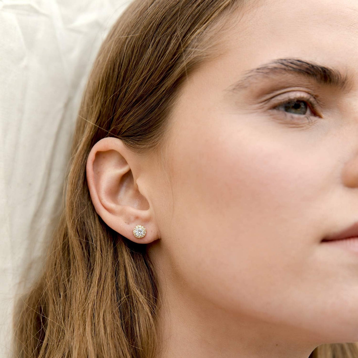 Manufacturer  PAVOI 14K Gold Plated Sterling Silver Post Brilliant Round Faux Diamond Halo Earrings - Premium Cubic Zirconia in Rose, White, and Yellow Gold  earring