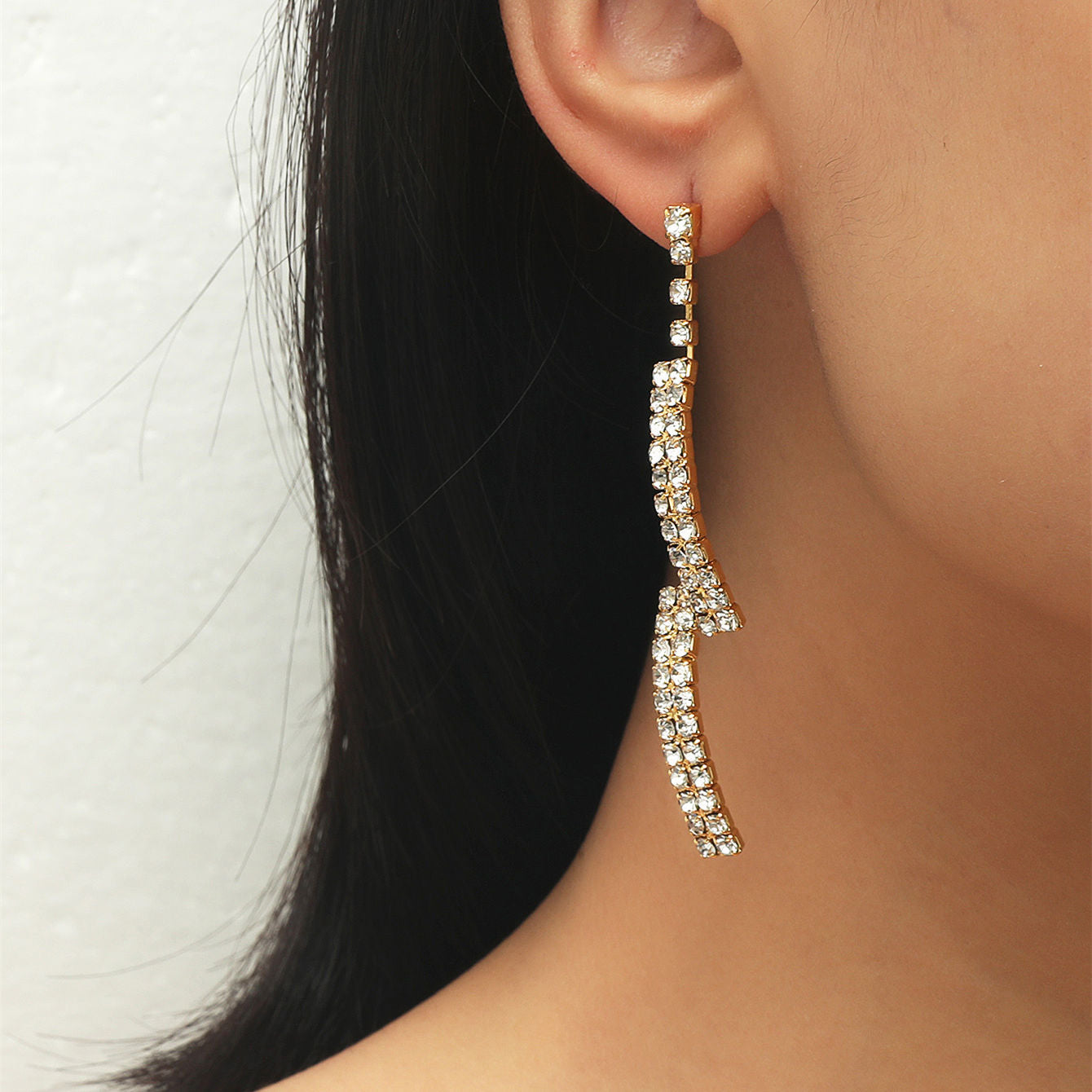 Machika high-end super flash full diamond long fringed earrings women's fashion temperament rhinestone ear jewelry earrings