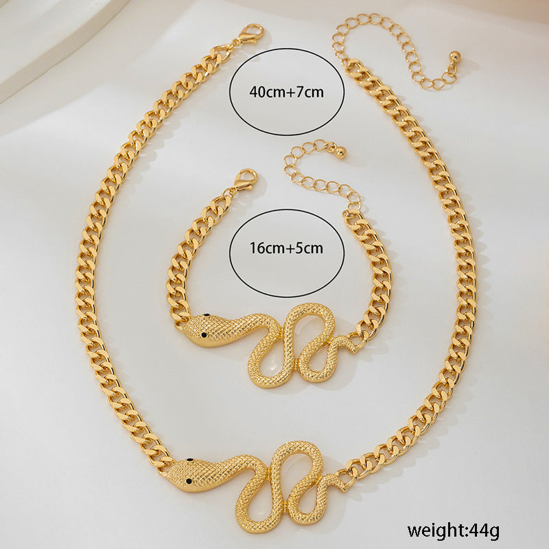 European and American jewelry suit personality exaggerated bending winding snake fashion creative trend versatile collarbone chain necklace