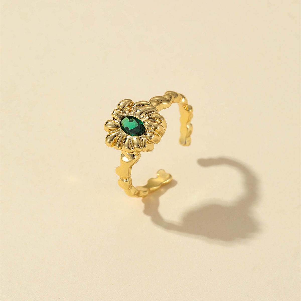 European and American rings ins cold wind niche design sense emerald inlaid stone retro personality women's tide exaggerated tide rings