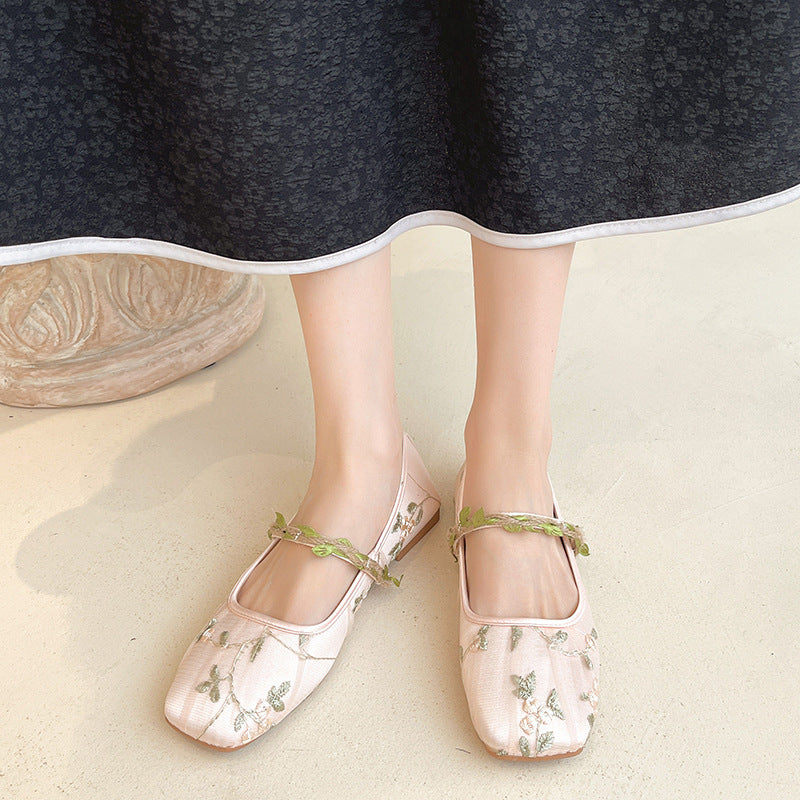 New Chinese single shoes antique embroidered shoes versatile Mary Jane single shoes women's cheongsam Han element tea art Hanfu shoes children  beanie shoes