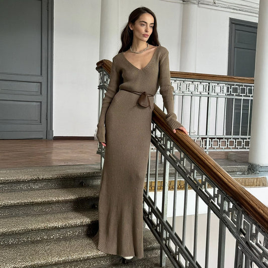 Solid color long-sleeved dress women's European, American autumn and winter new temperament V-neck slim-fitting hip-wrapped knitted long dress suits