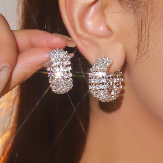 Europe, America, high-version luxury and shiny C-shaped earrings for women, simple and versatile diamond-set stud earrings, ear jewelry wholesale