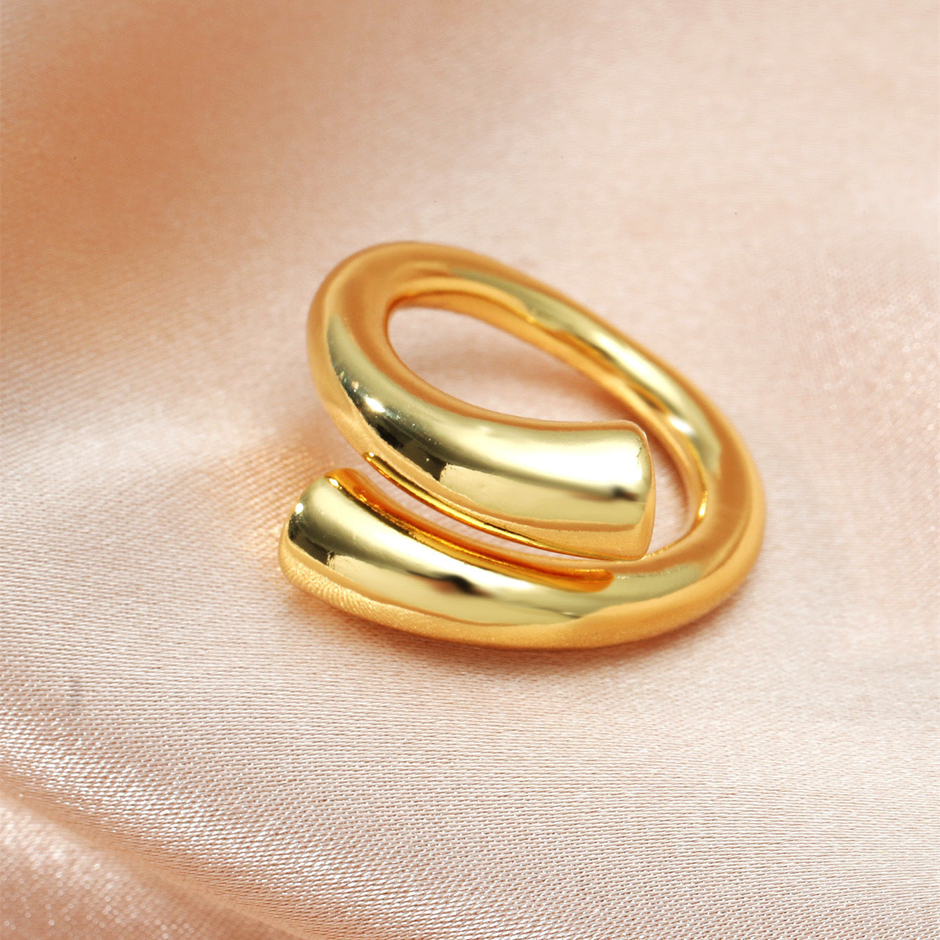 Brass gold plated ins simple Internet celebrity temperament gold glossy circle ring cross wound open rings wholesale