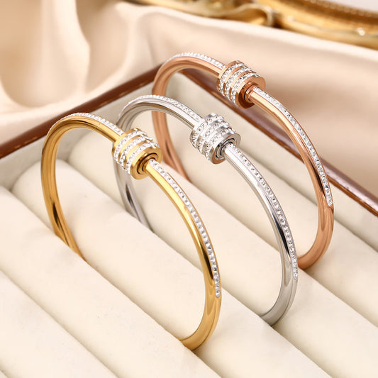 European and American cross-border hot-selling titanium steel bracelet women's small waist with diamonds, fashionable, simple and creative bracelet, hand jewelry does not fade