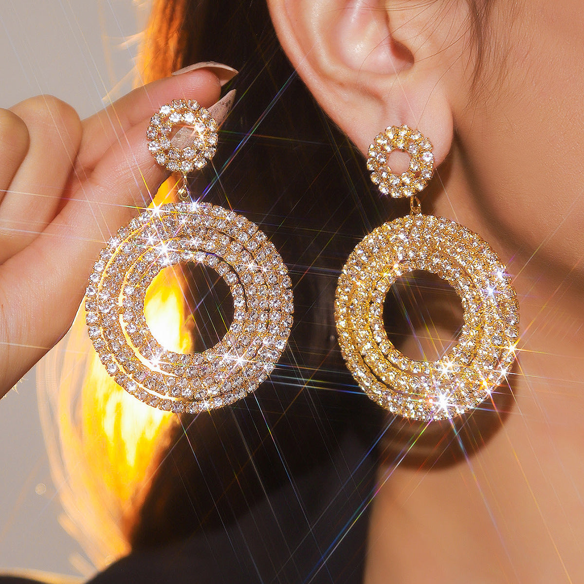 New, fashionable super flash long round rhinestone earrings, earrings for women, high-end luxury stud earrings.