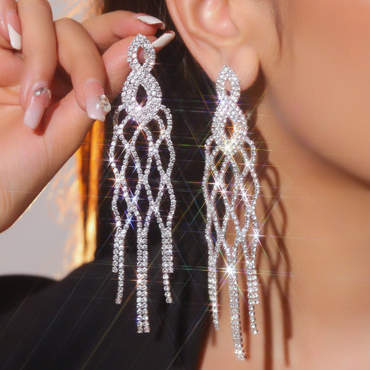 Town card oversized and super long, new personality exaggerated long fringed earrings for women, fashionable and shiny rhinestone stud earrings