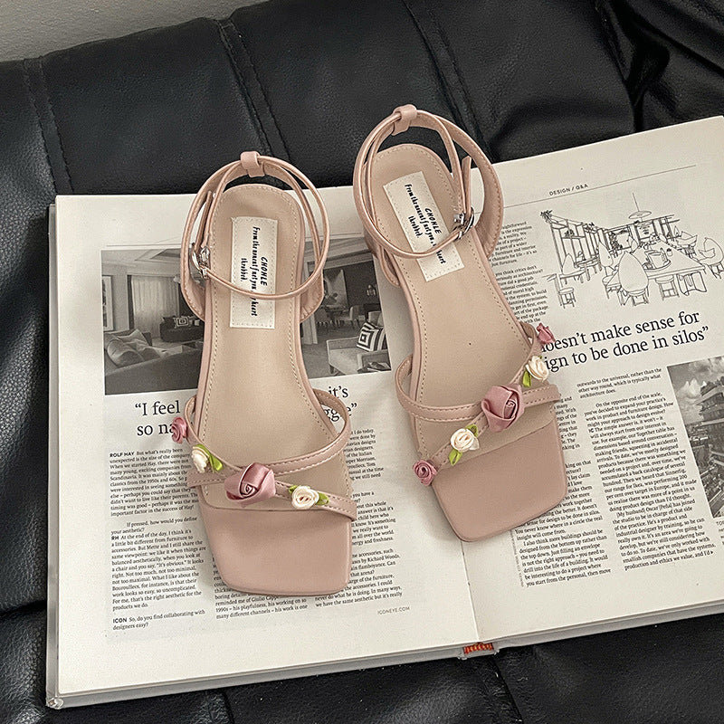 French beautiful sandals woman 2025 summer new fairy style flower square head thick heel Roman sandals beach shoes woman