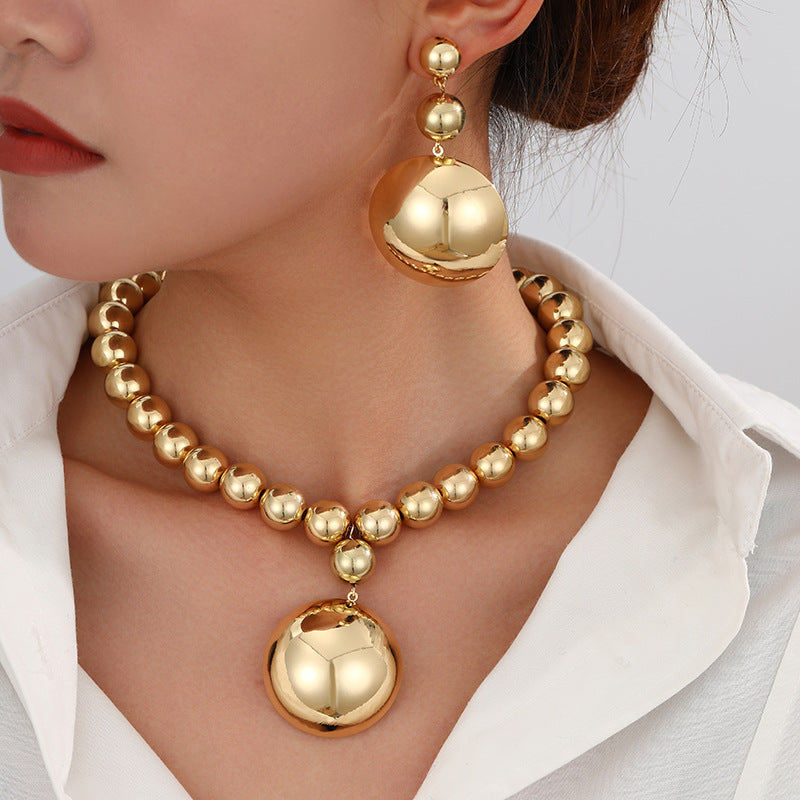 European and American jewelry geometric exaggerated large round beads love pendant punk beaded collar collarbone chain necklace women