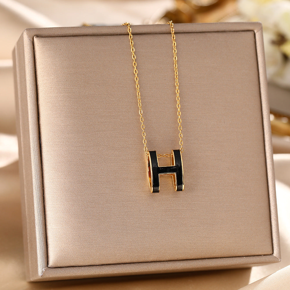 Korean version of Internet celebrity Douyin titanium steel necklace women's fashion simple letter H enamel pendant high sense collarbone chain jewelry