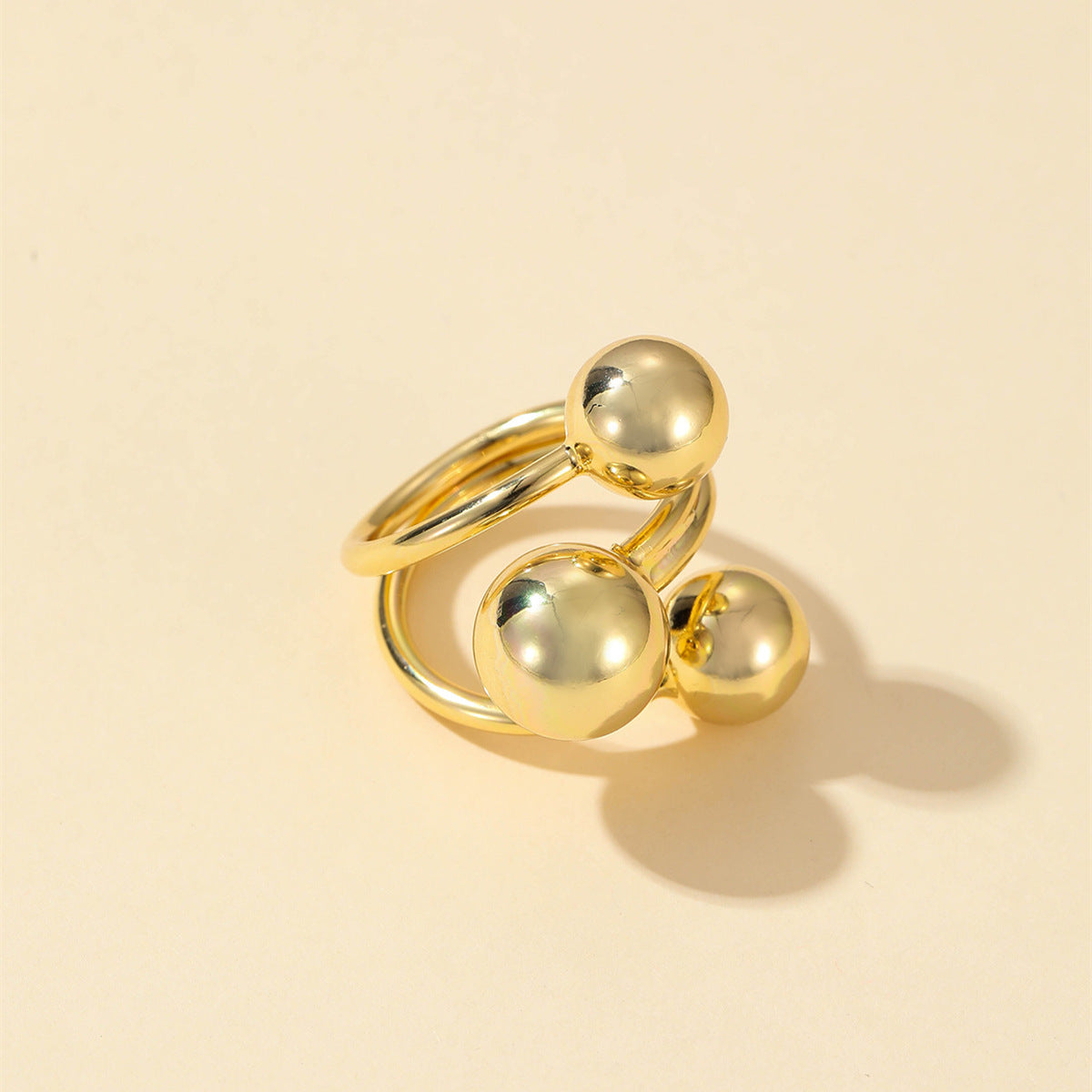 European and American rings ins cold wind niche design sense emerald inlaid stone retro personality women's tide exaggerated tide rings